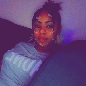 Meet your Posher, Marissa